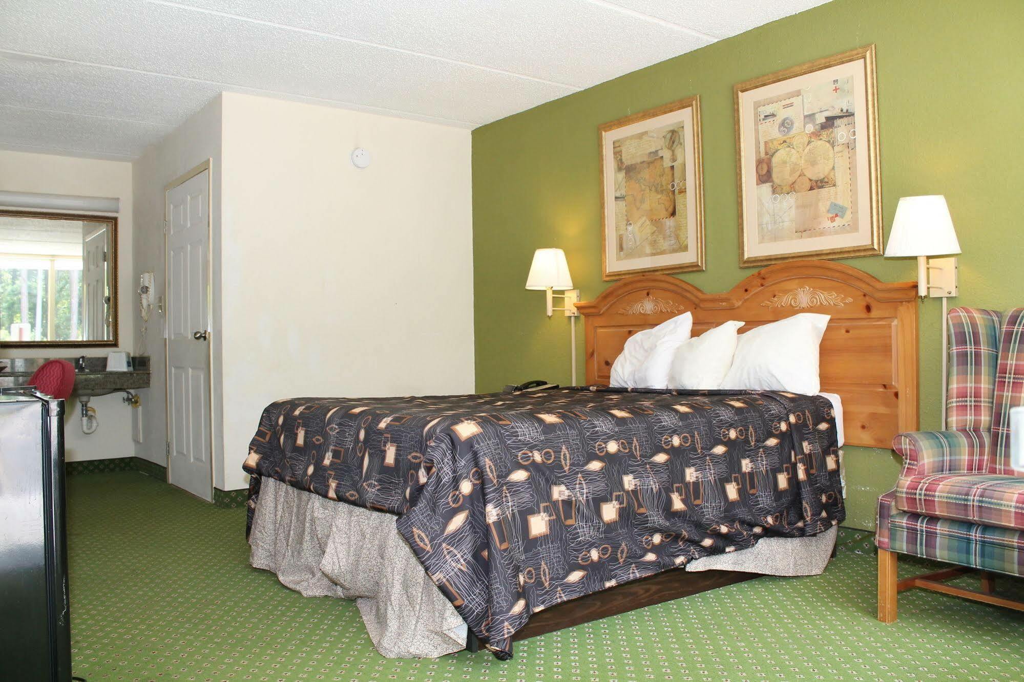 Travelers Inn Кингсленд Екстериор снимка