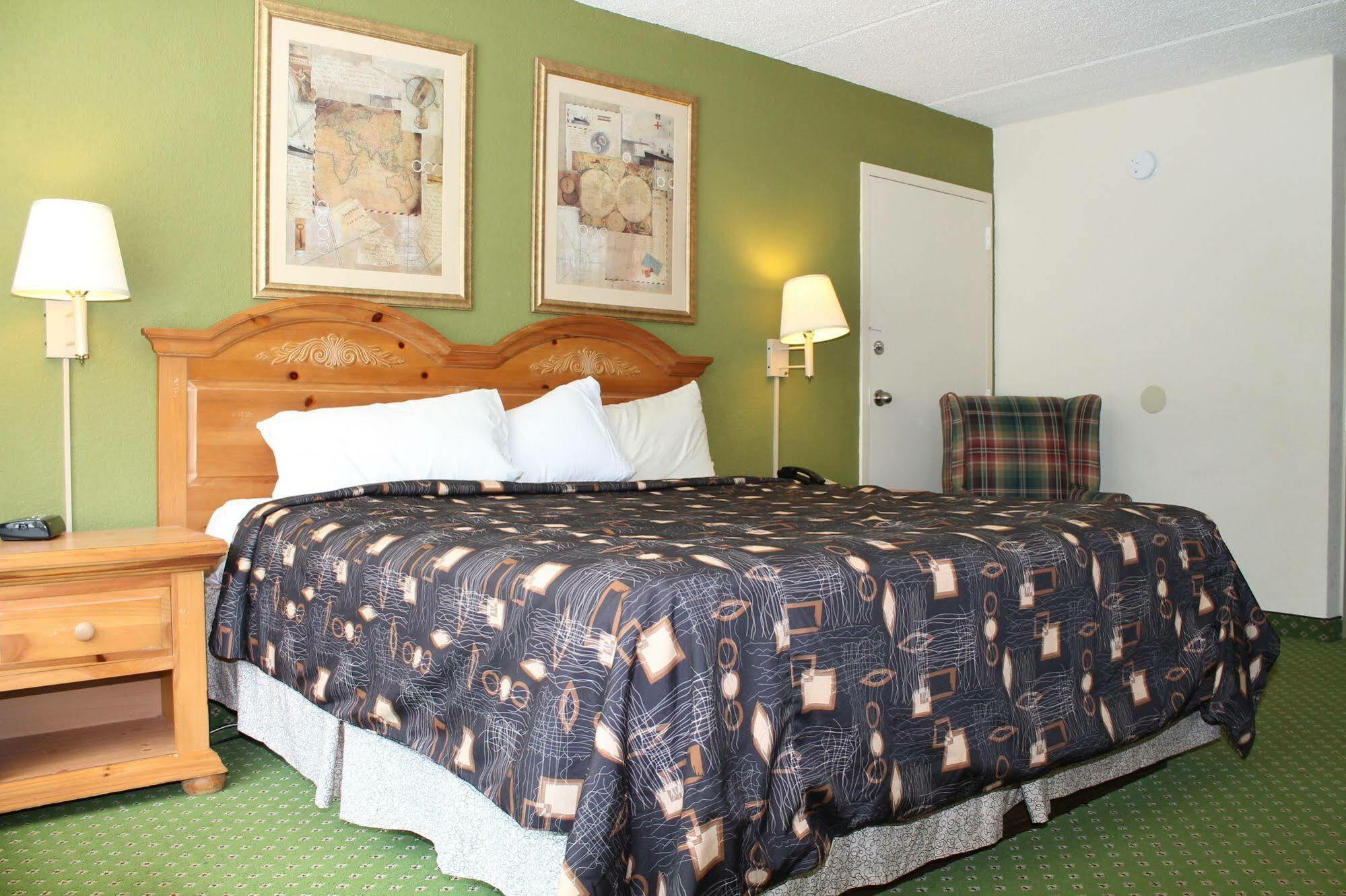Travelers Inn Кингсленд Екстериор снимка