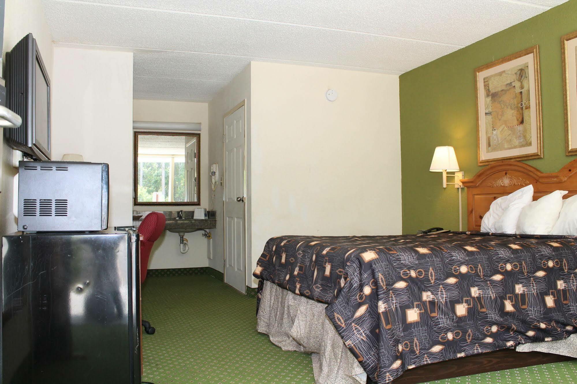 Travelers Inn Кингсленд Екстериор снимка